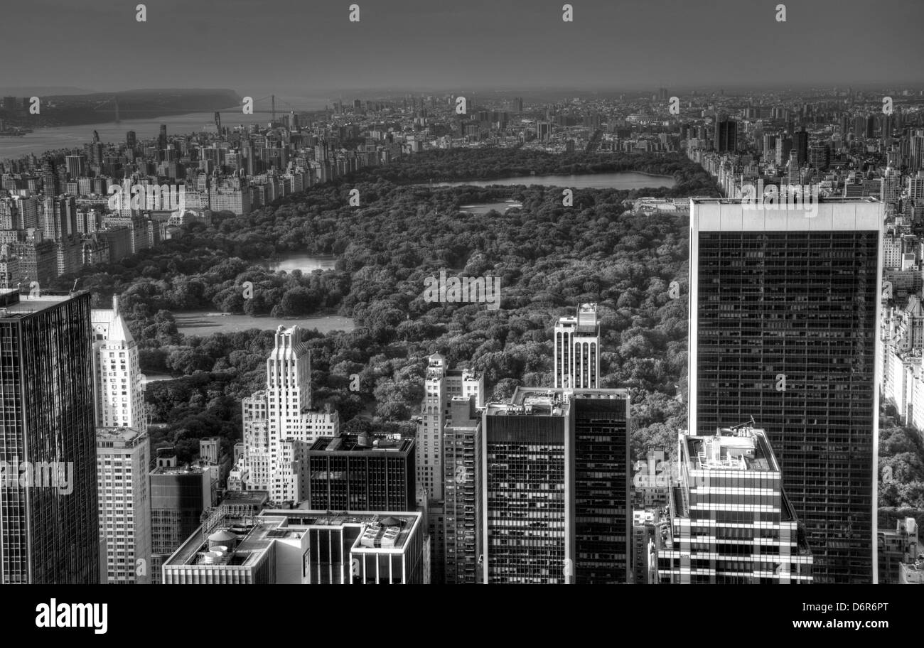 Manhattan e Central Park è vista dalla parte superiore della roccia nella città di New York, Stati Uniti d'America Foto Stock
