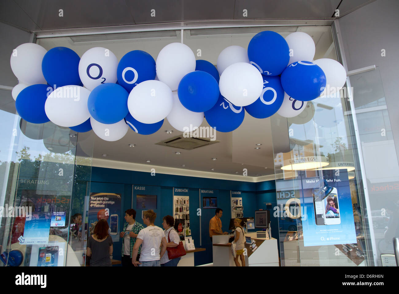 Berlino, Germania, l operatore di telefonia mobile O2 Store Foto Stock