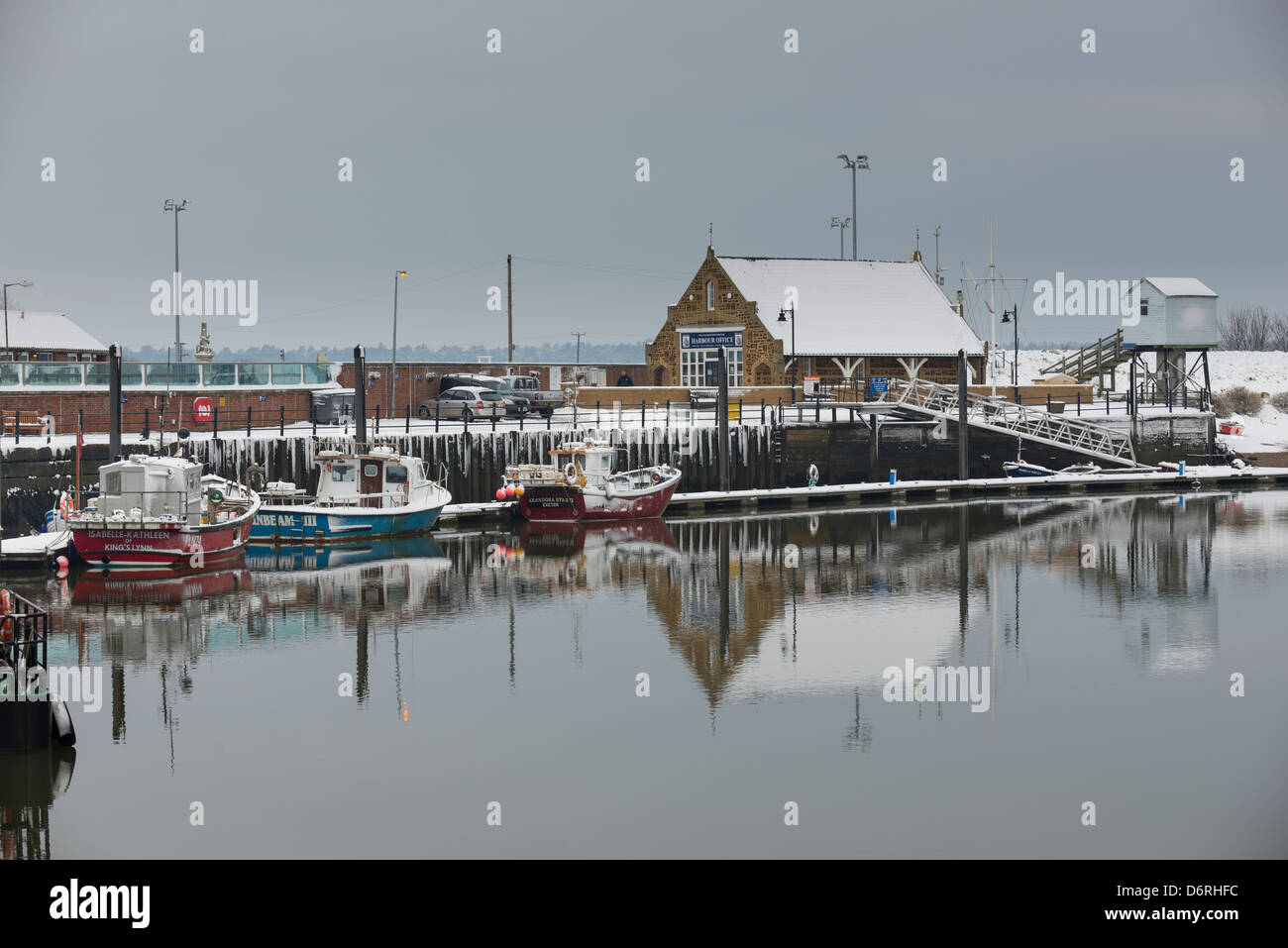Pozzetti quay in inverno che mostra il porto ufficio master Foto Stock