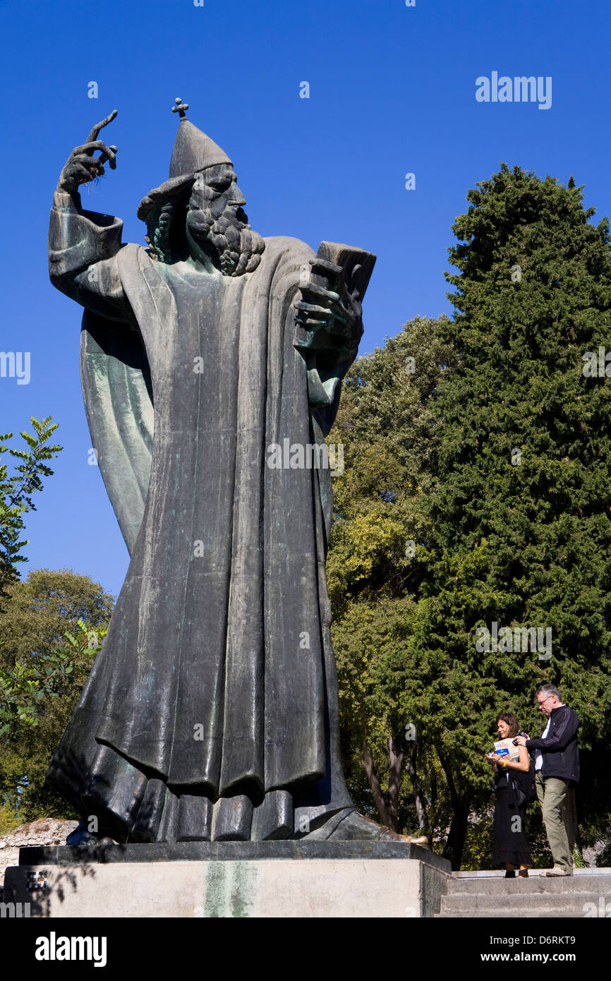 Statua di Marko Marnli da Ivan Mestrovic, Split, Croazia, Europa Foto Stock