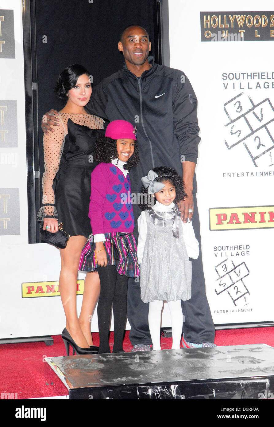 Kobe Bryant, sua moglie Vanessa Bryant e le loro figlie Natalia e Gianna Maria-Onore Los Angeles Lakers star, Kobe Bryant, Foto Stock