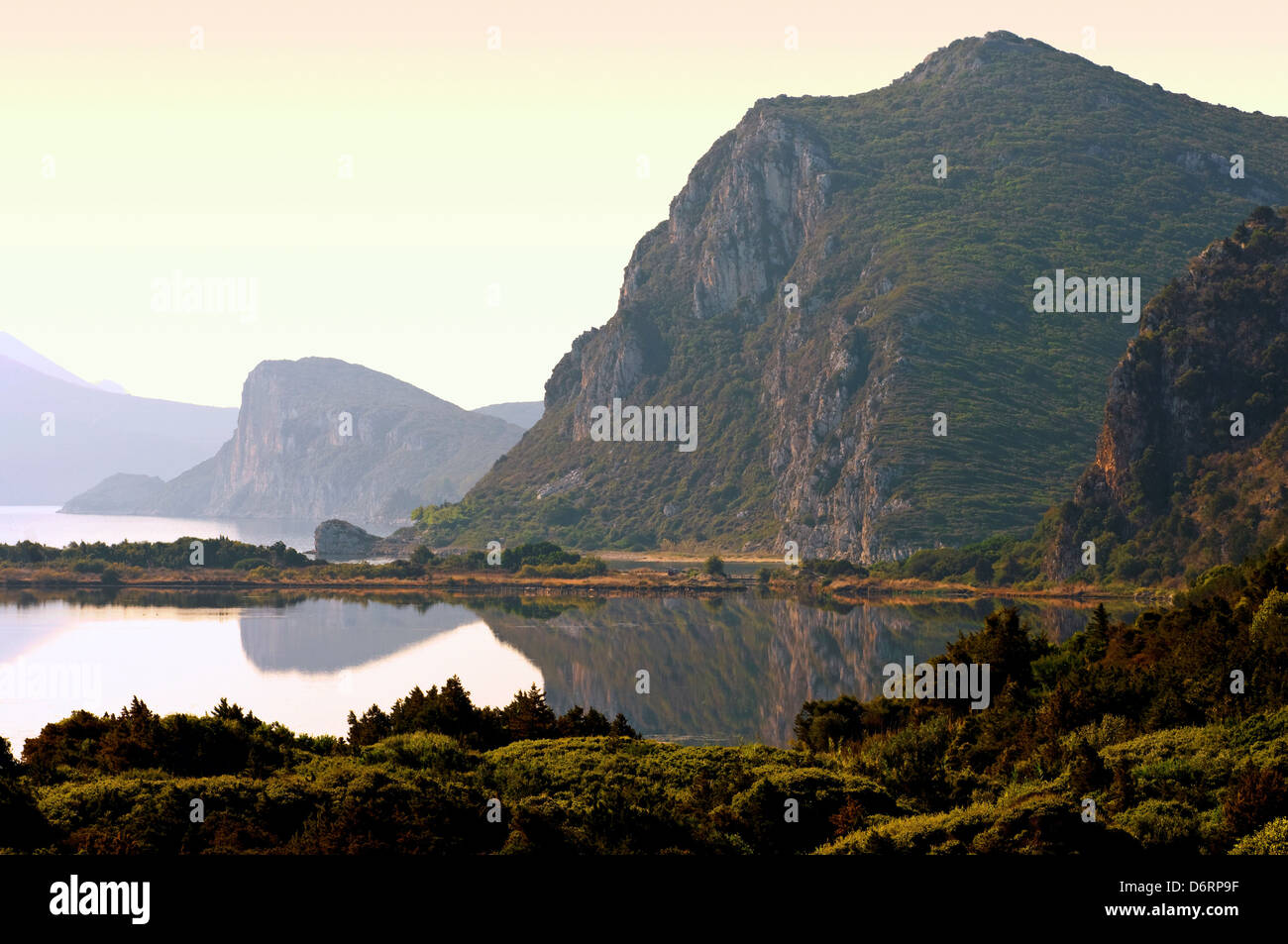 La Grecia, Peloponissos, Pylos, Gialova Lagoon, drammatico paesaggio Foto Stock