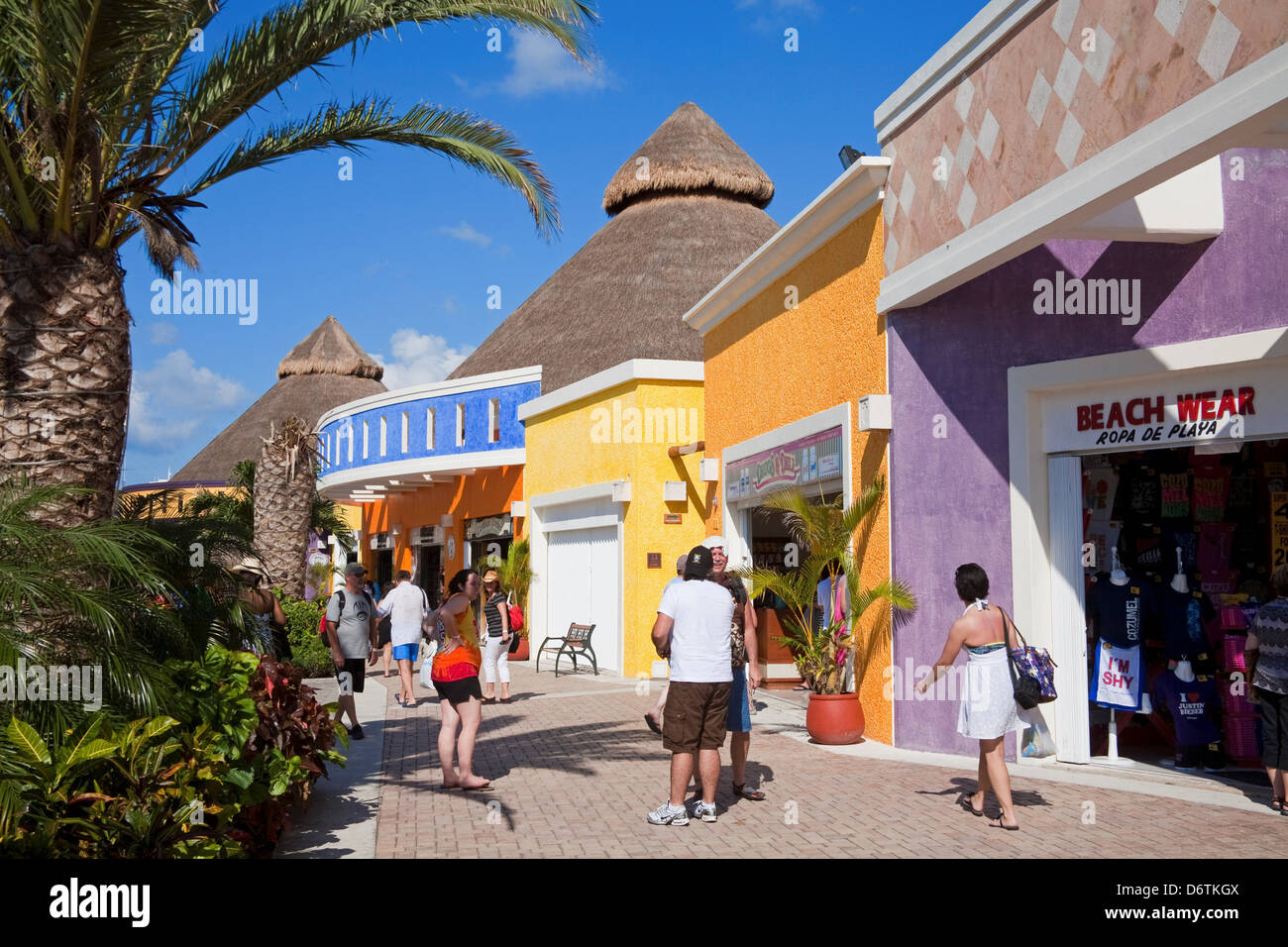 Store su una strada Puerta Maya, Cozumel, Quintana Roo, la penisola dello Yucatan, Messico Foto Stock