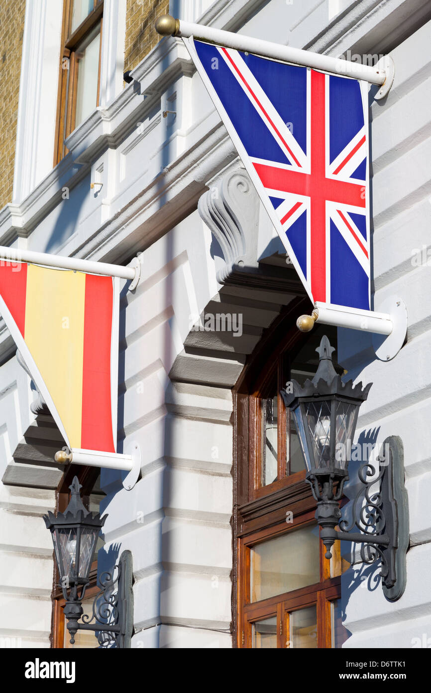 Union Jack flag su Town Quay Road,Southampton, Hampshire County,l'Inghilterra,Regno Unito Foto Stock