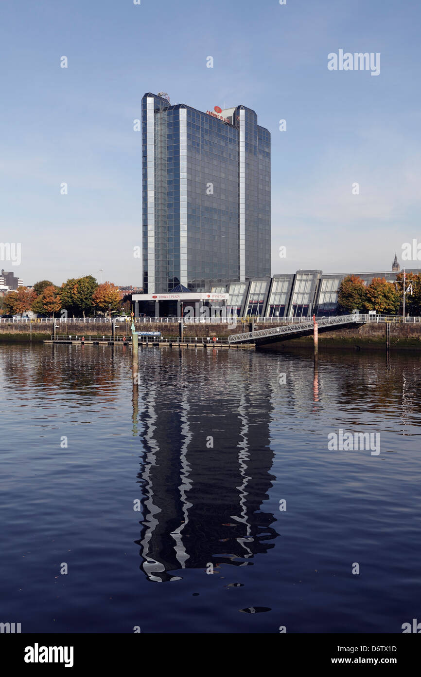 Crowne Plaza Hotel Glasgow accanto al fiume Clyde, Congress Road, Finnieston, Scozia, Regno Unito Foto Stock