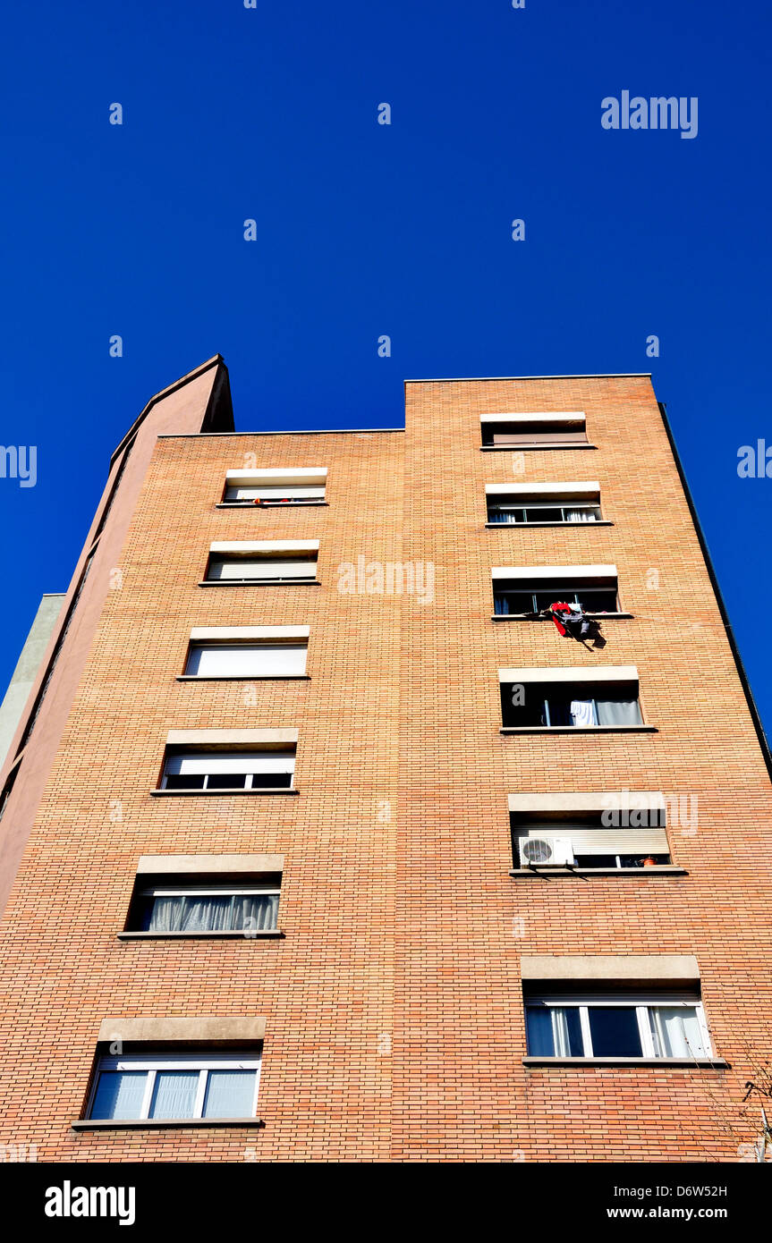 Barcellona, in Catalogna, Spagna. Blocco residenziale su Travessera de les Corts Foto Stock