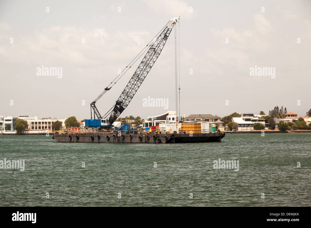 Gru galleggiante utilizzato nella costruzione, Australia Foto Stock