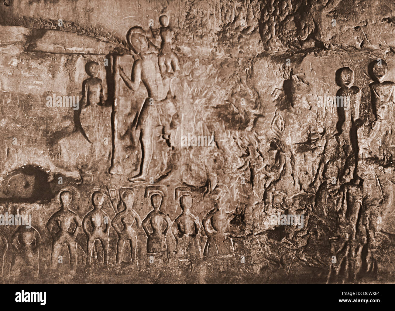 Nord parete scolpita di Royston grotta un sito eventualmente utilizzato dai Cavalieri Templari, Royston, Hertfordshire, Inghilterra, Regno Unito Foto Stock