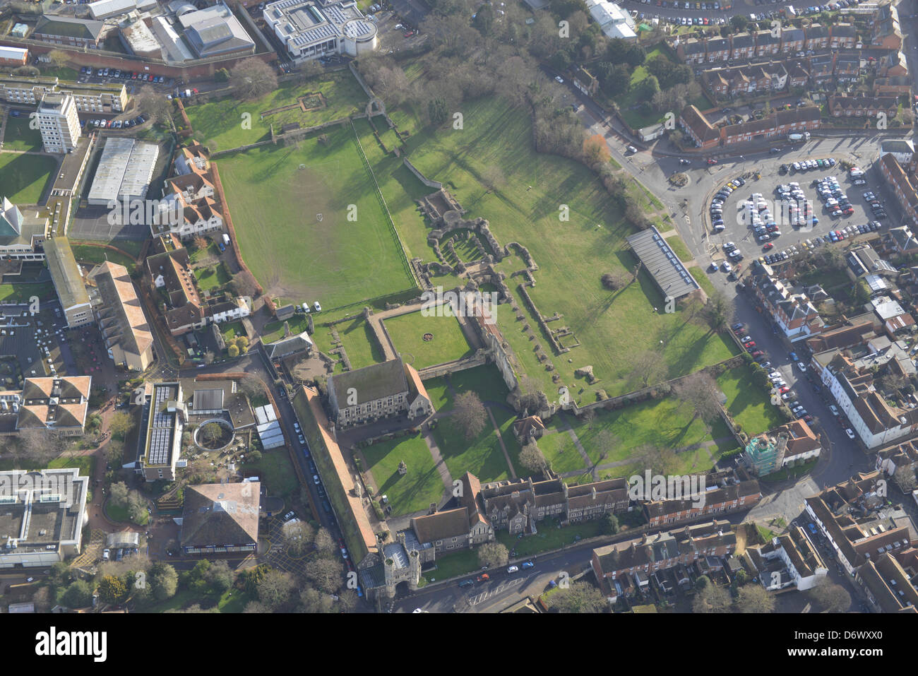 Fotografia aerea che mostra le rovine di St Augustine's Abbey in Canterbury Kent Foto Stock