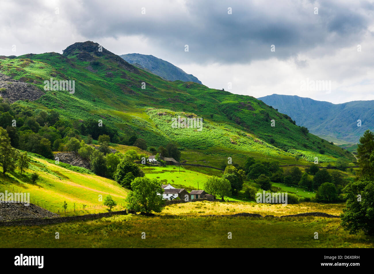 Wetherlam e grande aspirazione nel distretto del lago vicino al Little Langdale, Cumbria, Inghilterra. Foto Stock