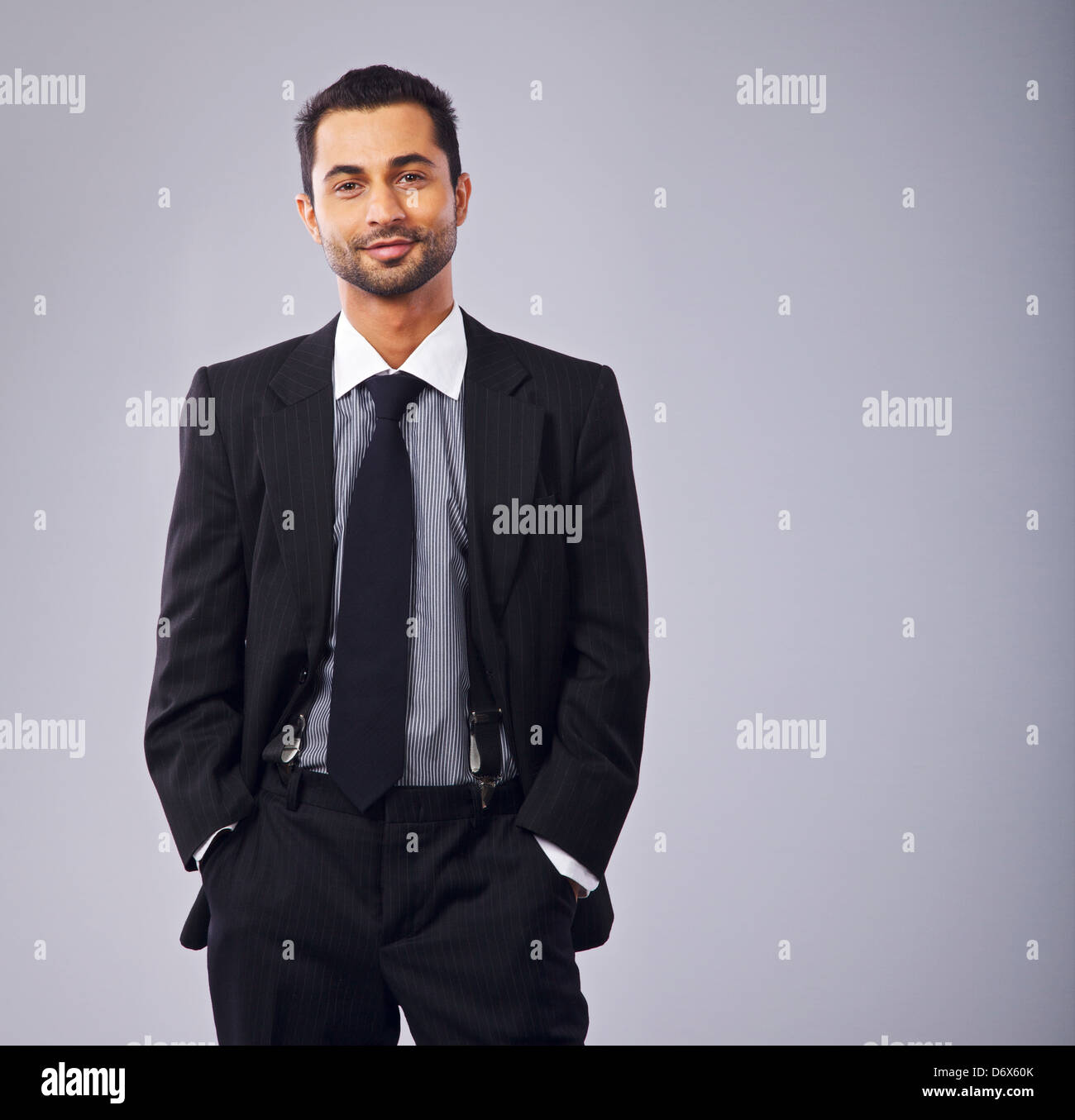 Ritratto di un giovane dirigente in business suit Foto Stock