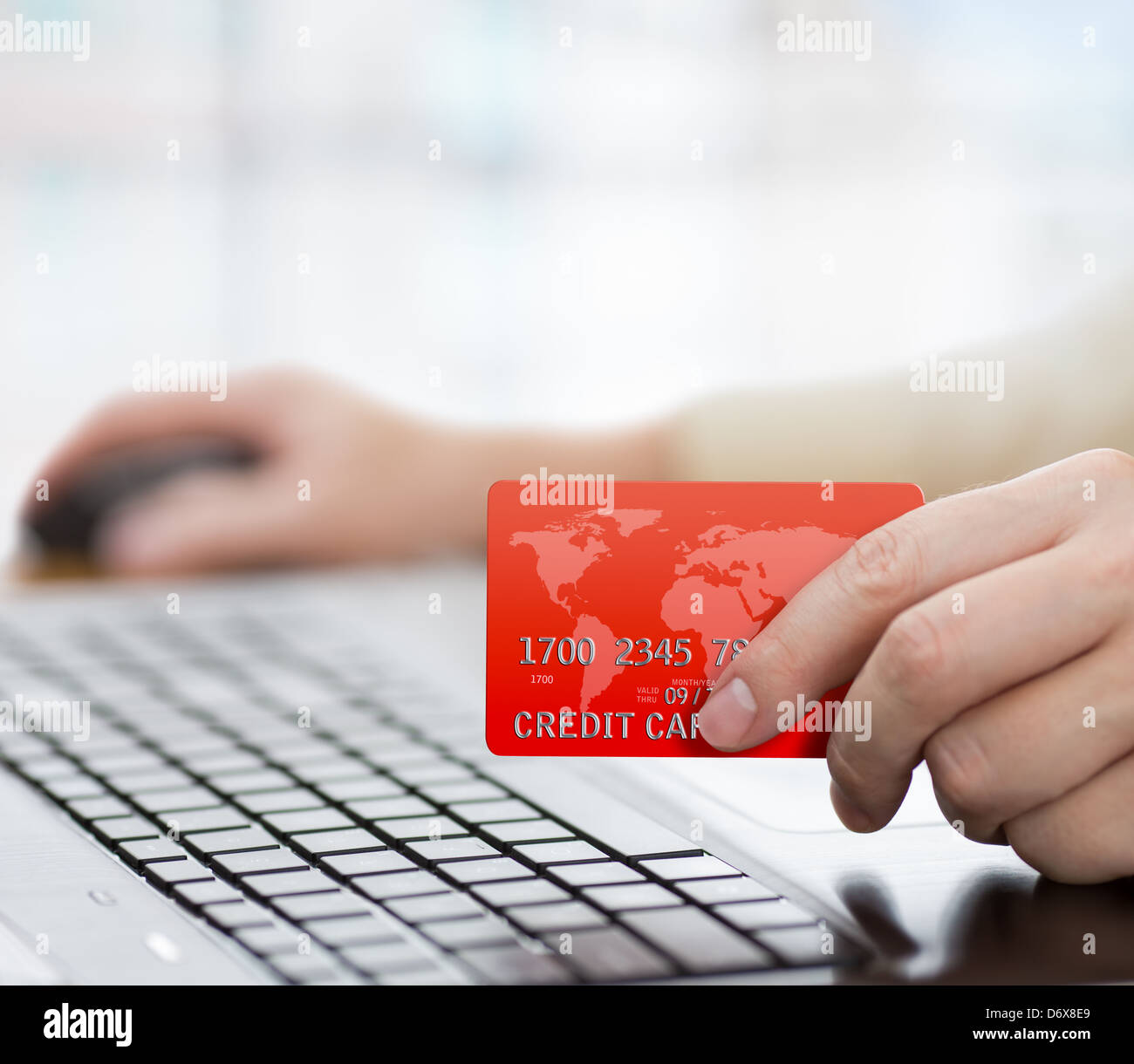 Codice di sicurezza della carta di credito immettendo online per il commercio elettronico Foto Stock