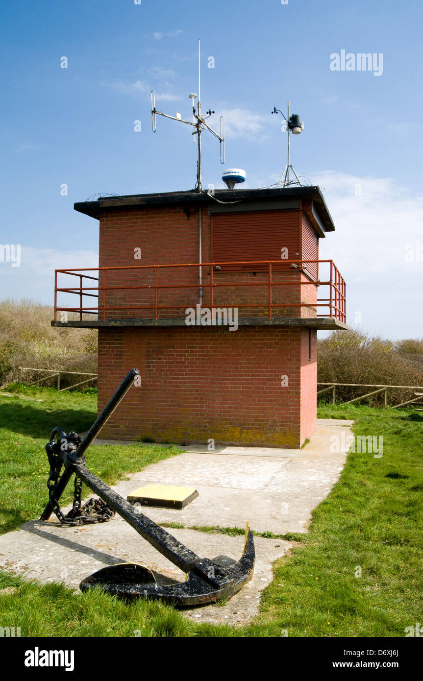 Centro Seawatch guardia costiera Stazione di vedetta, Summerhouse punto, Glamorgan Heritage Costa, Vale of Glamorgan, South Wales, Regno Unito. Foto Stock