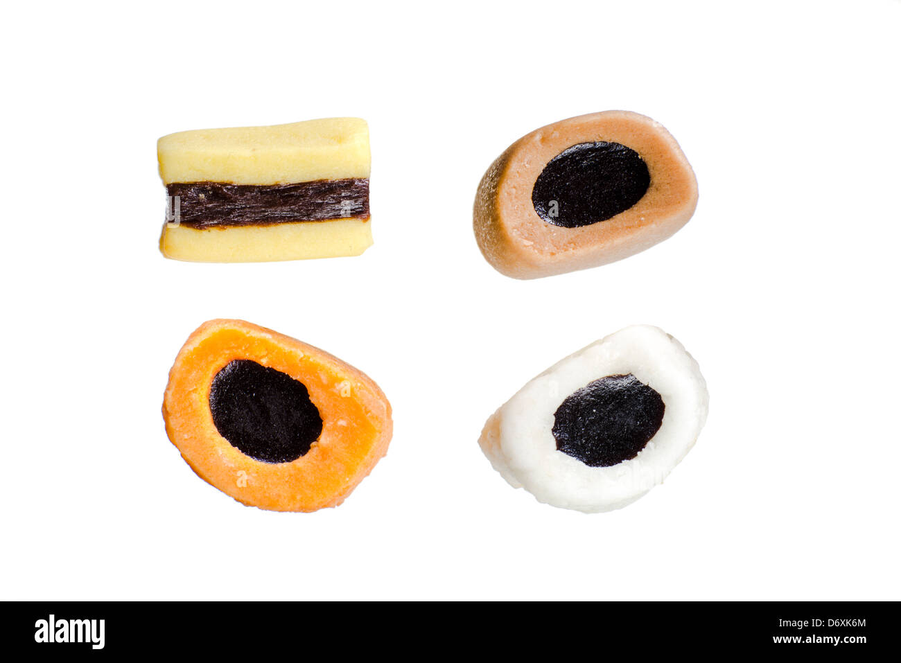 Selezione di caramella di liquirizia su sfondo bianco Foto Stock