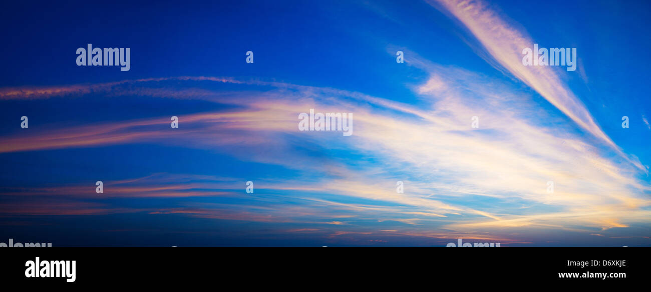 Cielo di tramonto panorama in alta risoluzione Foto Stock