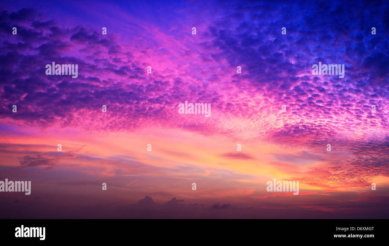 16:9 panorama del Cielo di tramonto in alta risoluzione Foto Stock