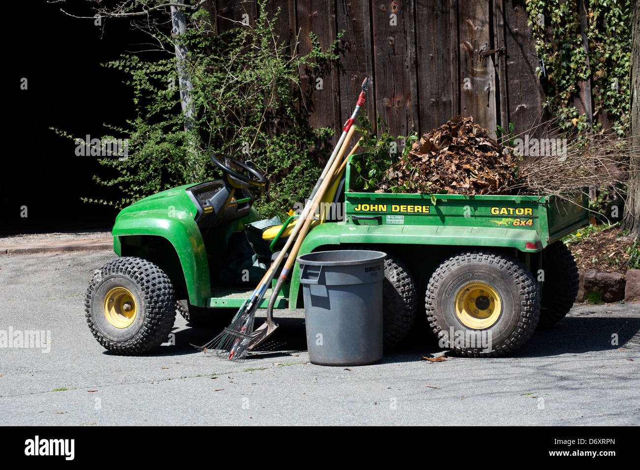 John Deere Gator 6x4 giardino veicolo utilitario. Foto Stock