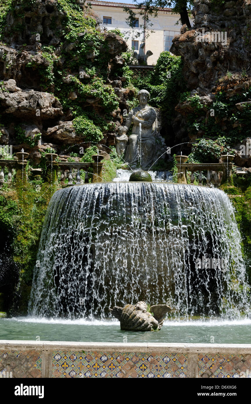 Villa D Este. Tivoli. L'Italia. Vista la grandiosa fontana dell'Ovato o ovale fontana progettata da Pirro Ligorio nel XVI cen Foto Stock
