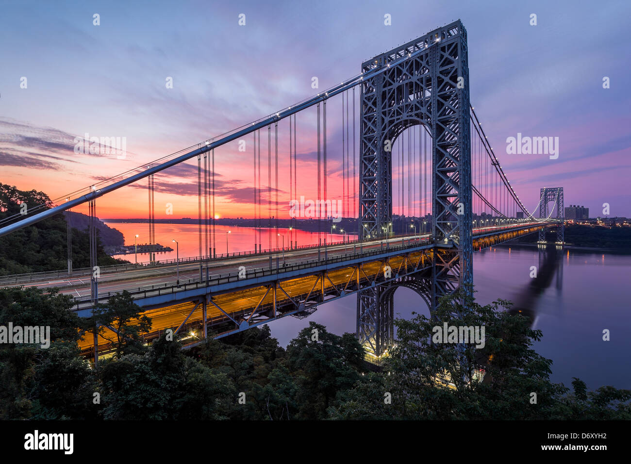 Sunrise oltre il Ponte George Washington Bridge Foto Stock