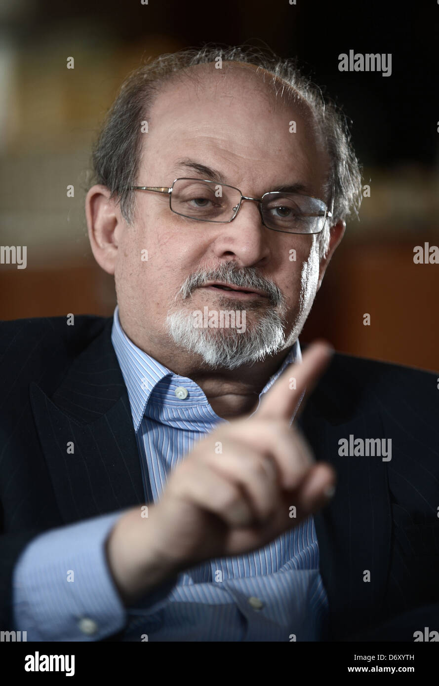 Berlino, Germania, scrittore Salman Rushdie, in un'intervista Foto Stock