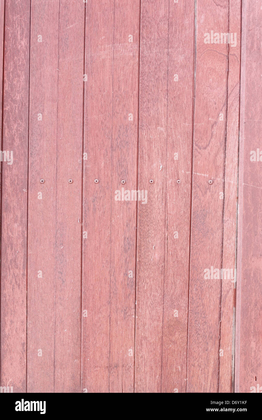 Legno rosso è la porte in case di legno. Foto Stock