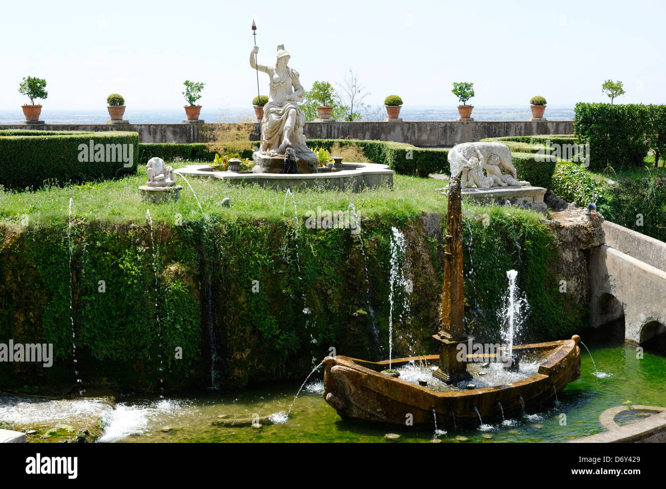 Villa d'Este. Tivoli. L'Italia. Vista di parte degli elaborati Fontana di Rometta progettata da Pirro Ligorio e eseguito da Curzio Mac Foto Stock