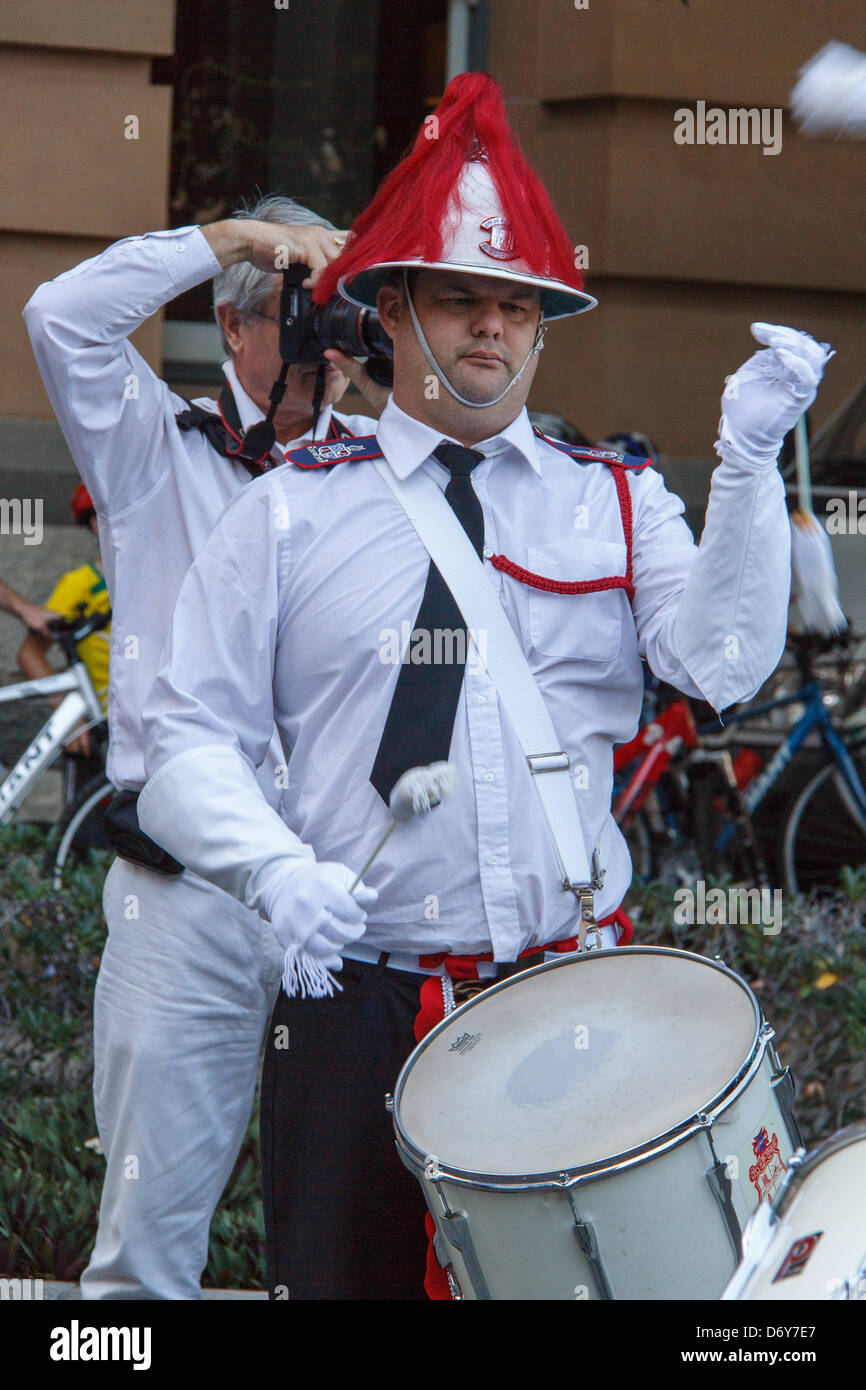 Brisbane, Australia. Xxv Aprile, 2013. I musicisti a prepararsi per il Brisbane Anzac Day Parade, Brisbane, Queensland, Australia. Credito: Giovanni Quixley/Alamy Live News Foto Stock