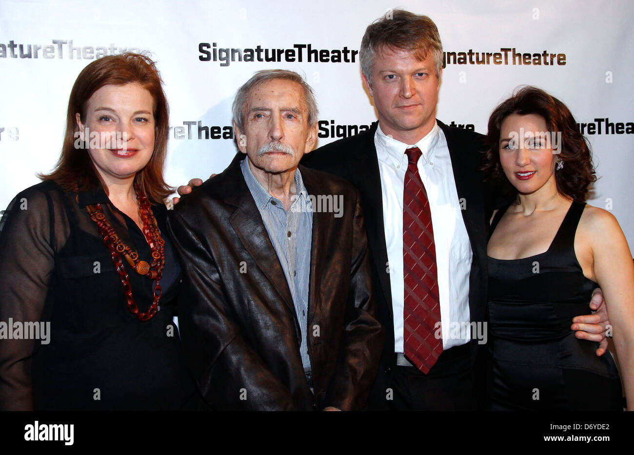 Catherine Curtin, Edward Albee, C.J. Wilson e Tricia Paoluccio apertura notturna dopo essere partito per 'la Signora da Dubuque' a Foto Stock