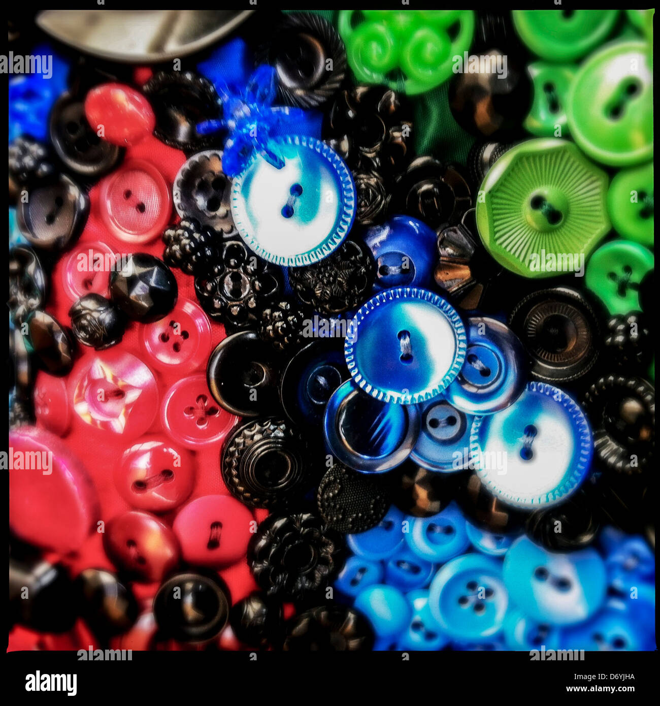 Close up dei pulsanti colorati - Immagine stock catturata con smartphone