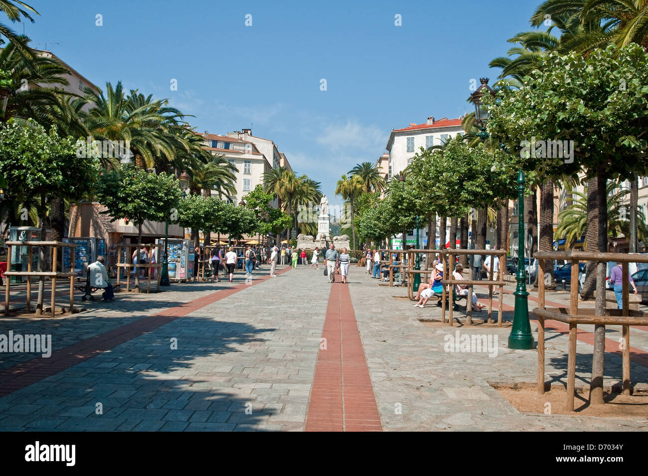 Il maresciallo Foch Square, noto anche come palme, posto nel centro di Ajaccio in Corsica Foto Stock