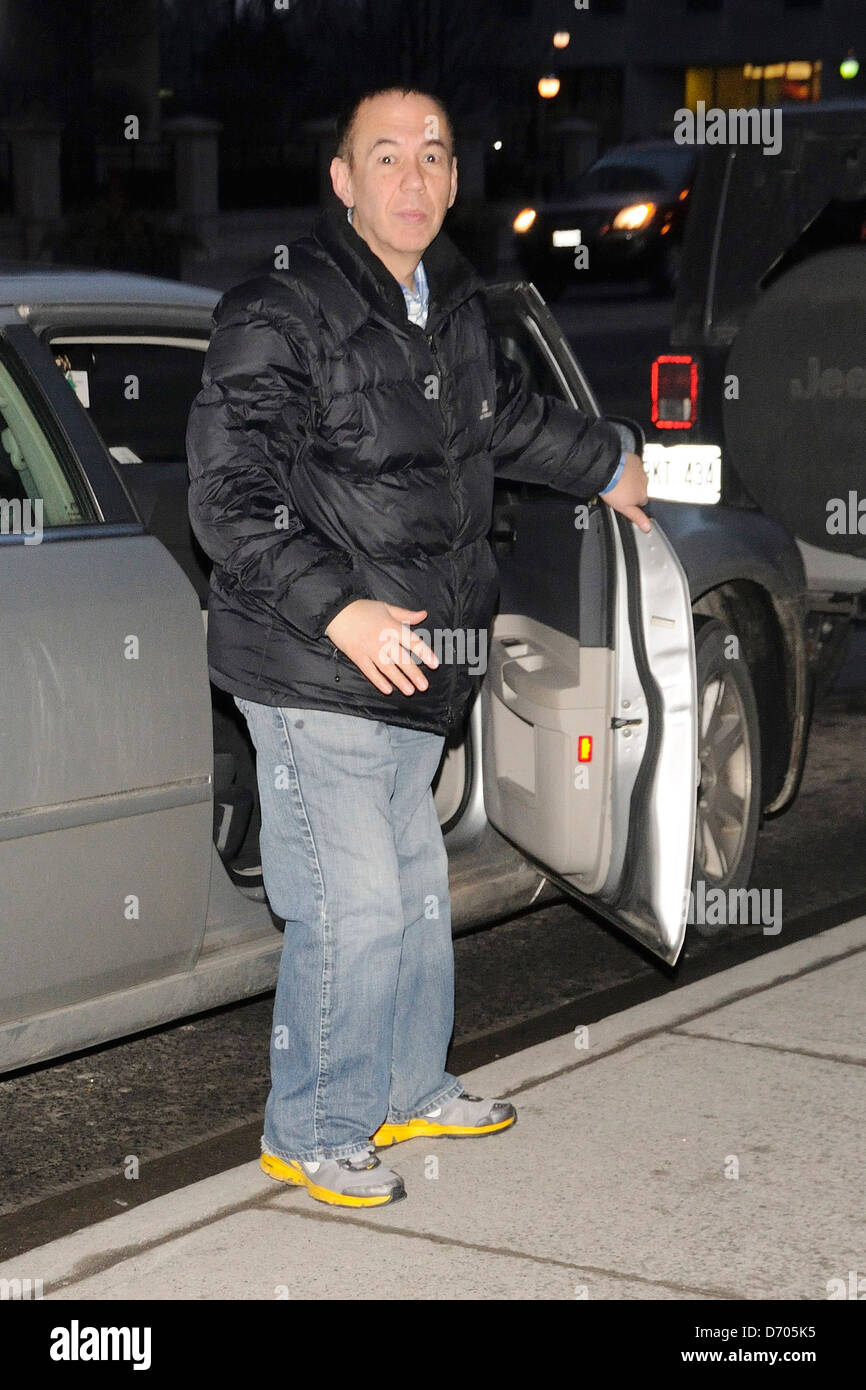 Gilbert Gottfried arrivando a Rogers edificio per il Kiss FM 92,5 Morning Show con roz e moka. Toronto, Canada - Foto Stock