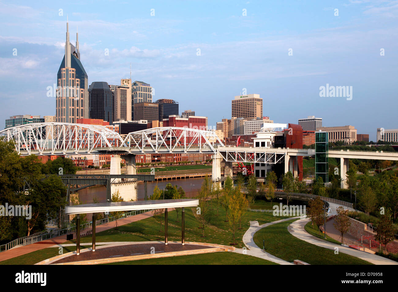 Nashville, Tennesse skyline del centro di Cumberland Park Foto Stock