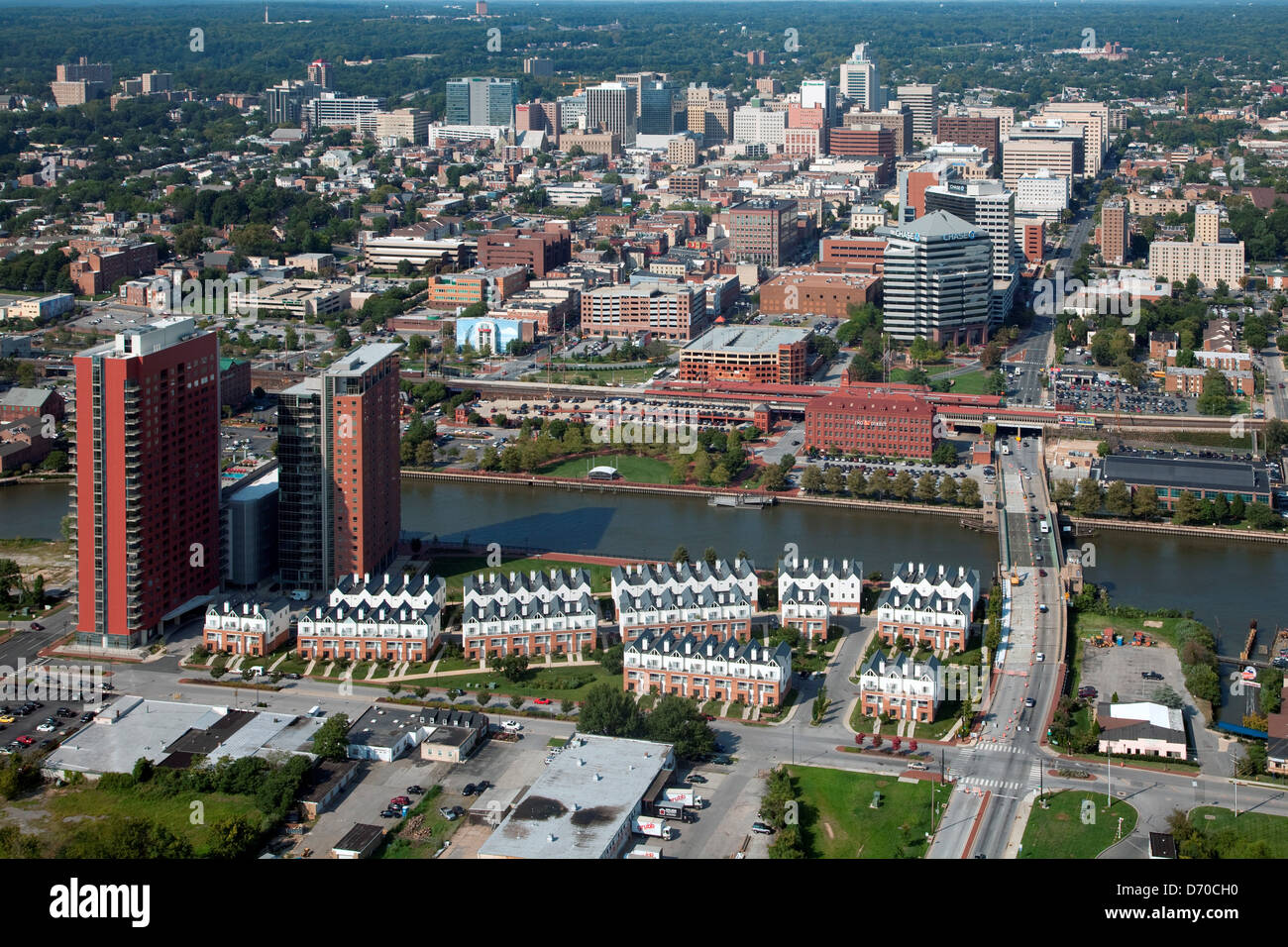 Stati Uniti d'America, Pennsylvania, Wilimington, Delaware, vista aerea del centro cittadino con Christina Riverfront in primo piano Foto Stock