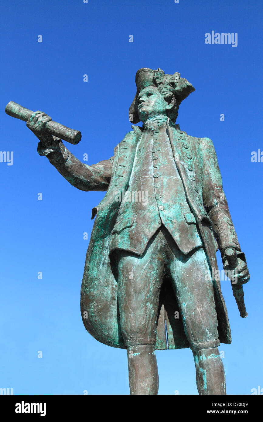Kings Lynn, Norfolk, il capitano George Vancouver statua, inglese britannico naval explorer, esploratori, Hereford Quay, England Regno Unito Foto Stock