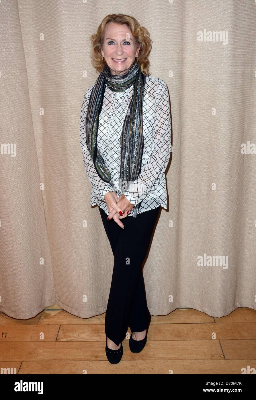 New York, Stati Uniti d'America. Aprile 25, 2013. Giulietta mulini di presenze per 'Oh Papà, poveri papà, mamma ti appeso nell'armadio e sto Feelin 'così triste" foto chiamata, Shetler Studios di New York, NY Aprile 25, 2013. Foto di: Derek Storm/Everett raccolta/Alamy Live News Foto Stock