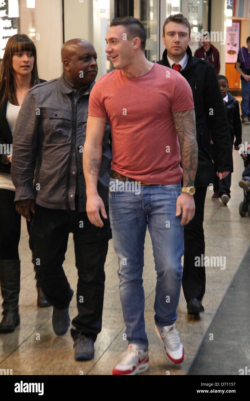 La reality TV star, Kirk Norcross arriva al libro firma dell'evento di lancio per la sua autobiografia 'Essex Boy: la mia storia", Sheffield Foto Stock