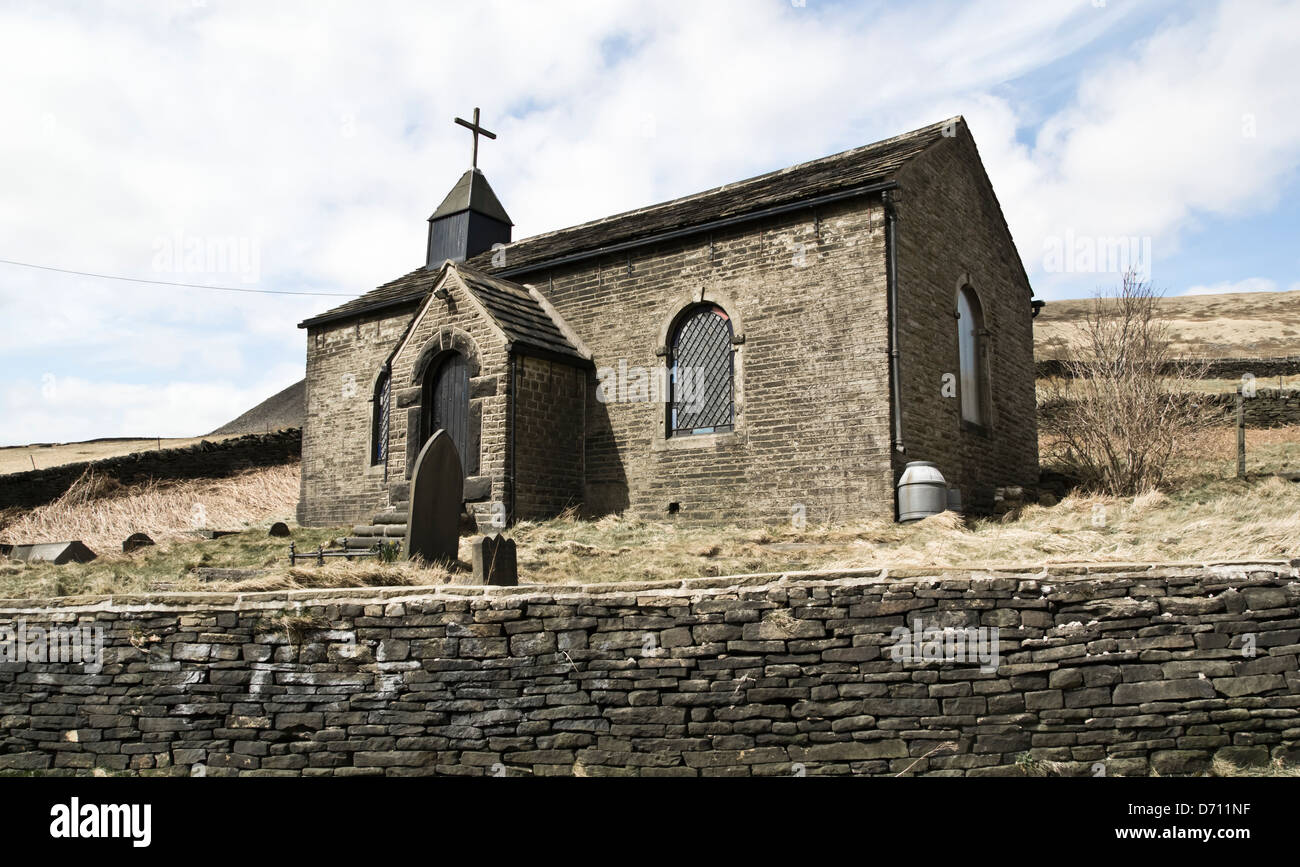 St James Cappella, Woodhead, Derbyshire,cimitero della ferrovia marine che morì durante la costruzione del tunnel Woodhead Foto Stock