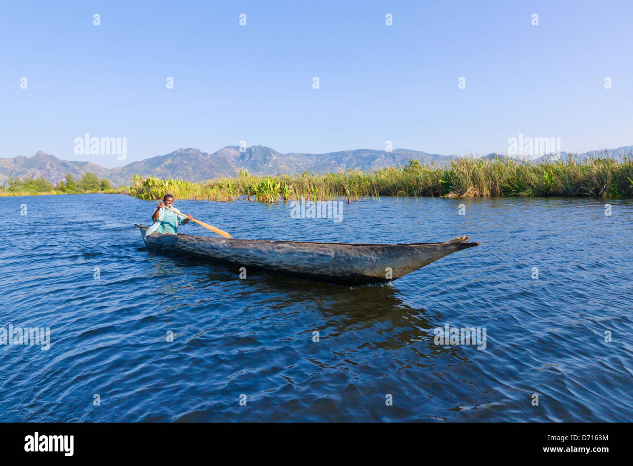Barca sul fiume, Fort Dauphin, Madagascar Foto Stock