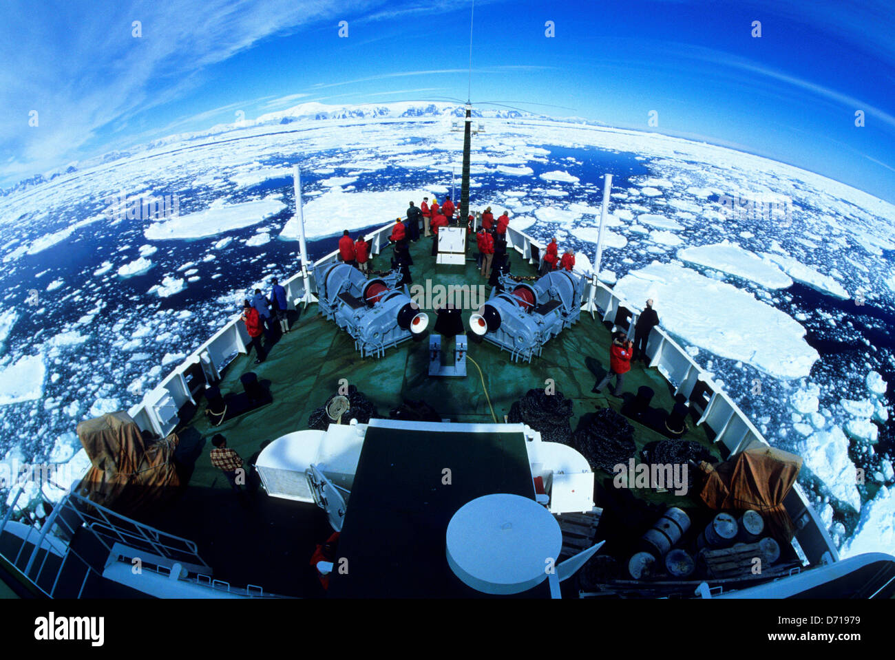 L'Antartide, nave da crociera Ms World scopritore attraversando Packice Foto Stock
