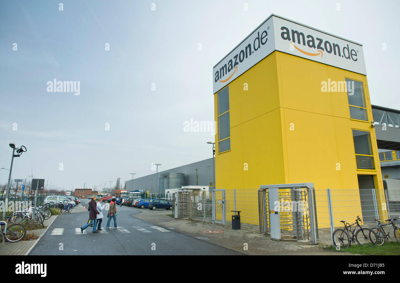 Una dispensa non datata file mostra la torre dell'amazzonia centro  logistico di Lipsia, in Germania. Amazon intende procedere ulteriormente  con una rischiosa strategia di crescita: alta investions in prodotti e  centri di