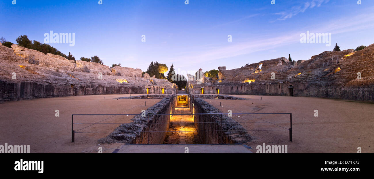 Anfiteatro, le rovine romane di Italica, SANTIPONCE, Siviglia, Spagna Foto Stock