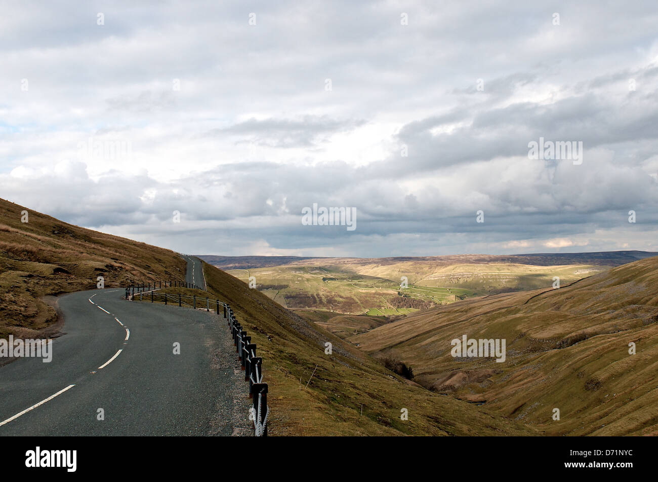 Buttertubs pass road nello Yorkshire, uno di Jeremy Clarkson preferito di strade nel Regno Unito Foto Stock