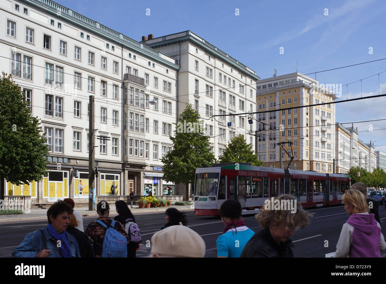 Magdeburg, Germania, edifici residenziali in Ernst-Reuter-Allee nel centro di Magdeburg Foto Stock