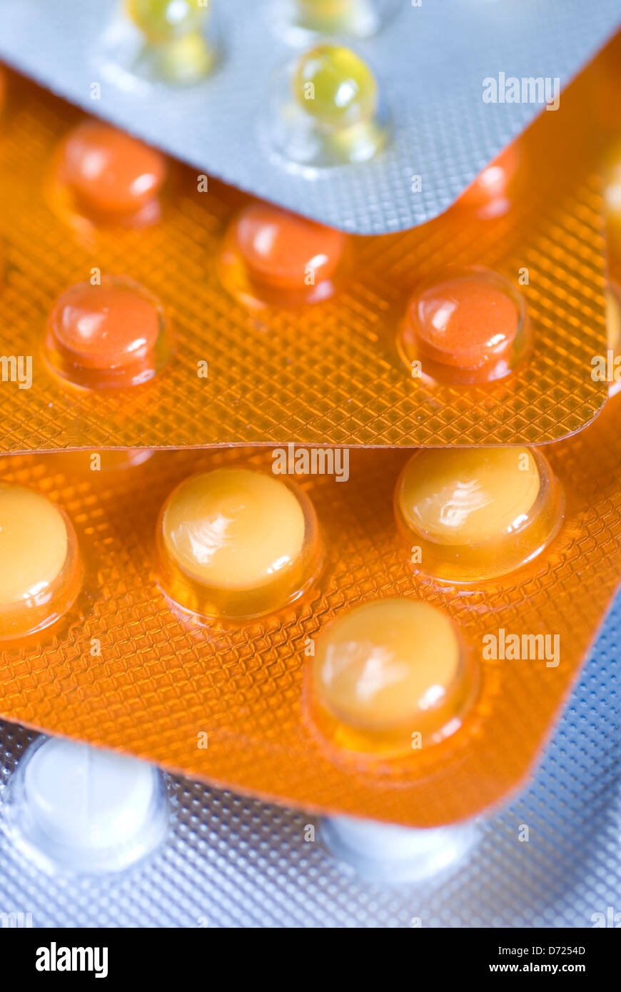 Diversi tipi di imballaggio di pillole come sfondo Foto Stock