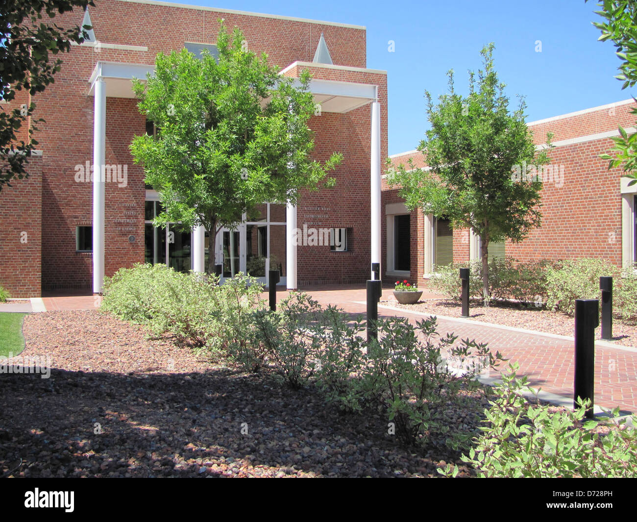 L'EMSL Entrance Laboratory del PNNL si concentra sulla ricerca avanzata in nanoscienza molecolare, proteomica e chimica ambientale per affrontare sfide scientifiche complesse. Foto Stock