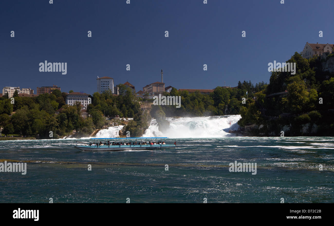 Neuhausen, Svizzera, che si affaccia sul Reno cade, in Europa la cascata più grande Foto Stock