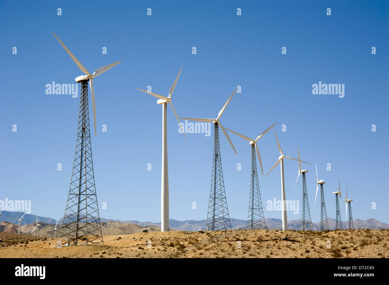 Mulini a vento nel deserto Foto Stock