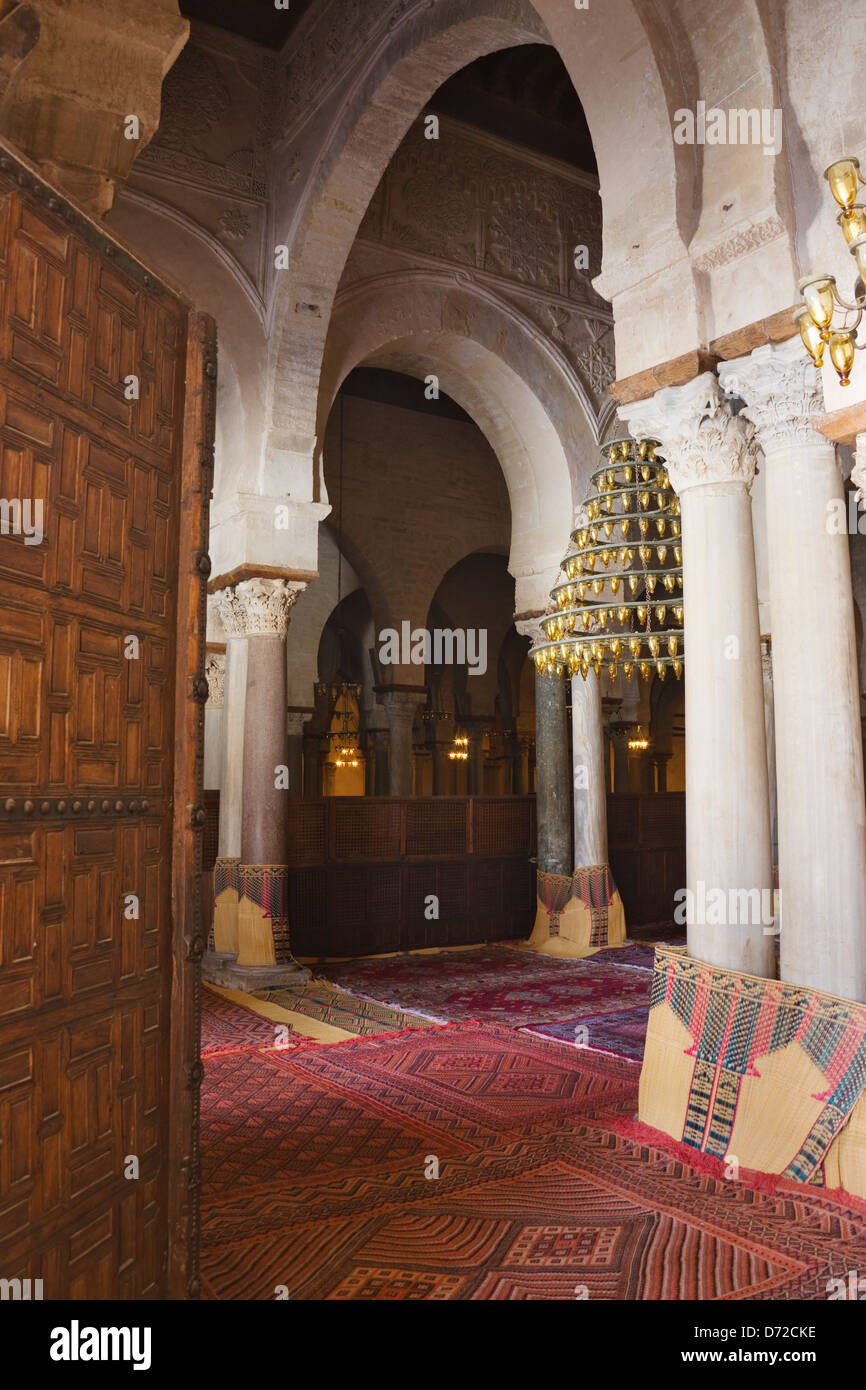 All'interno della Grande Moschea, Kairouan, sito Patrimonio Mondiale dell'UNESCO, Tunisia Foto Stock