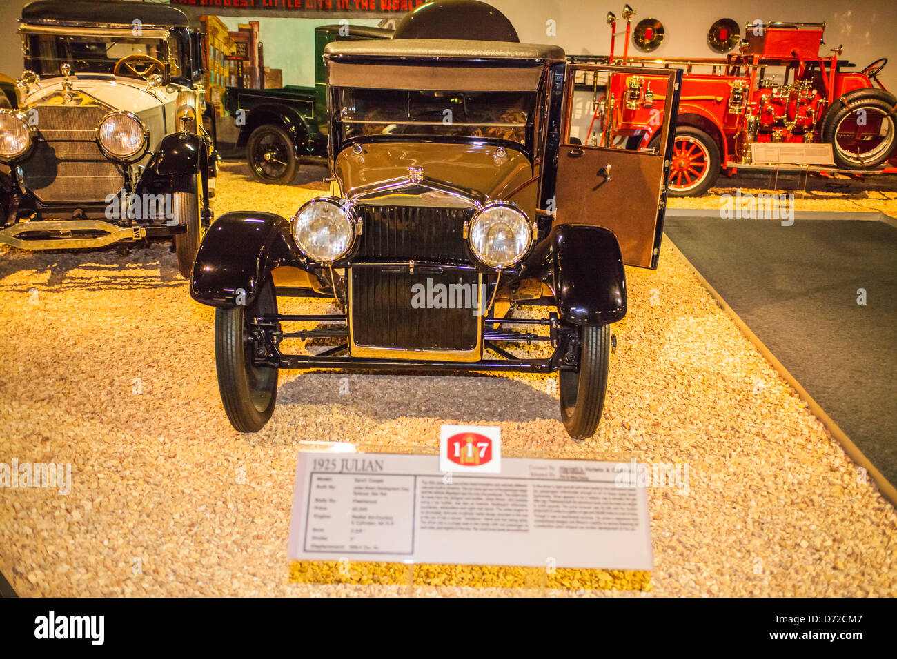 1925 Julian con un 6 cilindri motore radiale al Museo Nazionale dell'automobile in Reno Nevada Foto Stock