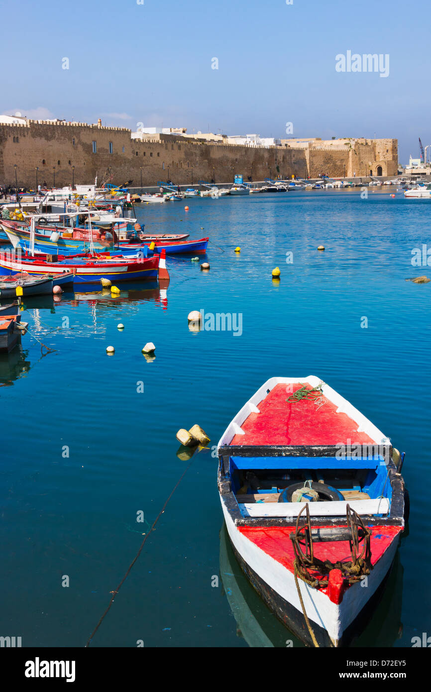 Mura della città e il porto, Bizerte, Tunisia Foto Stock